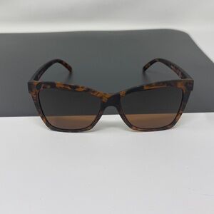 New Goodr Vanguard Visionary Toirtose Shell Sunglasses